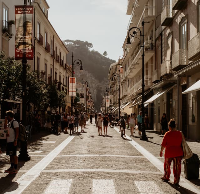 La Dolce Vita: Immerse yourself in the joyfulness of Italy